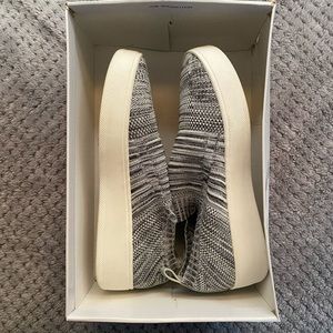 Selling New Steve Madden Beale Shoes